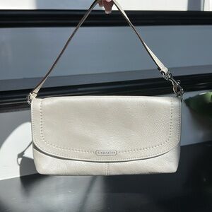 Coach White and Silver Leather Shoulder Bag